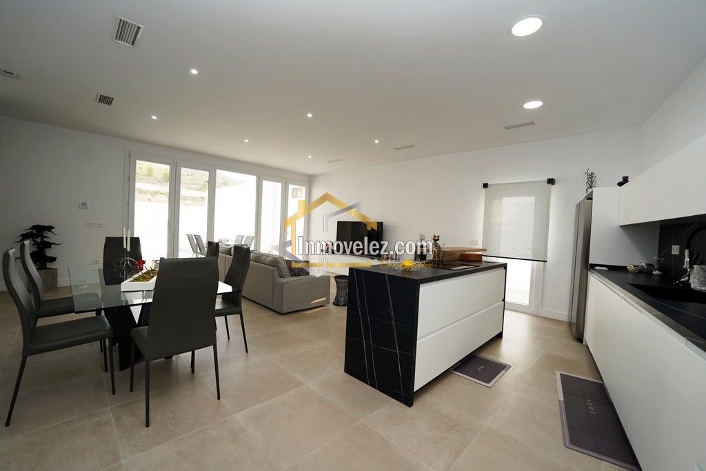 Chalet en Vélez de Benaudalla (Ref.:0456)