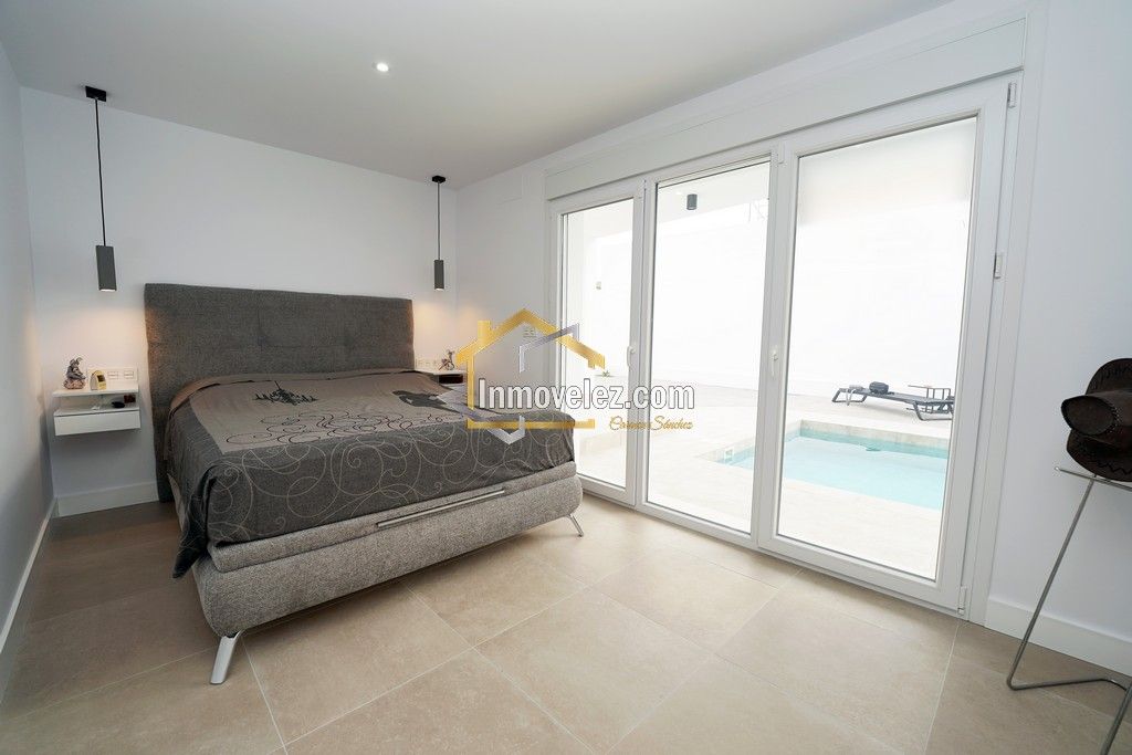 Chalet en Vélez de Benaudalla (Ref.:0456)