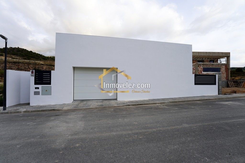 Chalet en Vélez de Benaudalla (Ref.:0456)