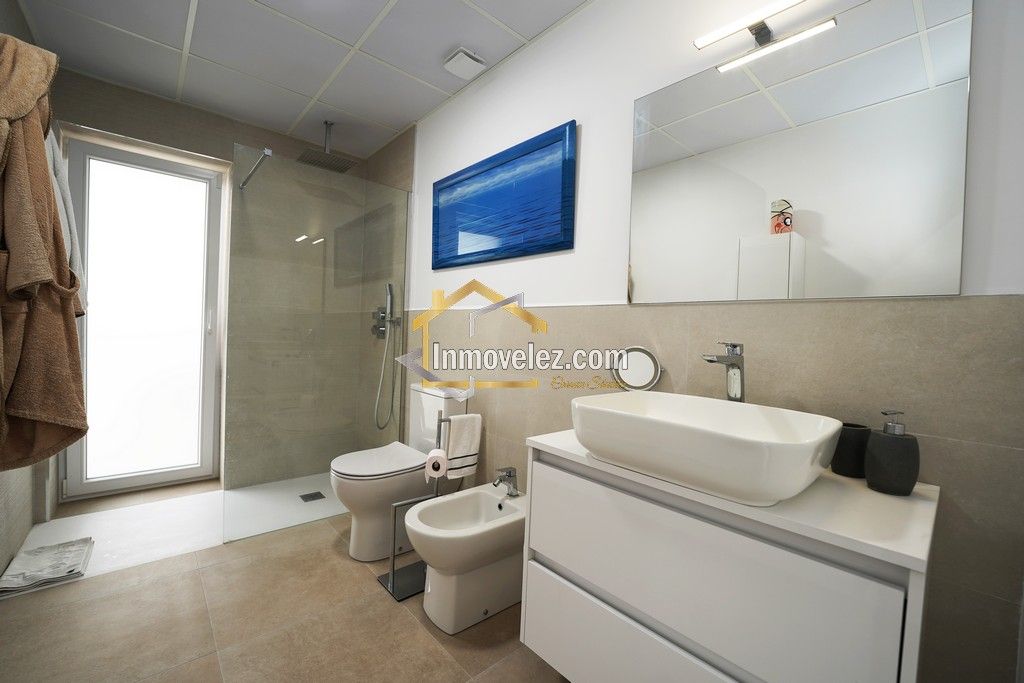 Chalet en Vélez de Benaudalla (Ref.:0456)