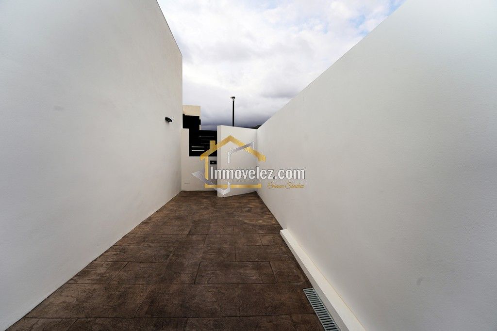 Chalet en Vélez de Benaudalla (Ref.:0456)