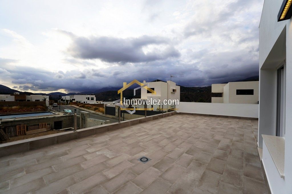 Chalet en Vélez de Benaudalla (Ref.:0456)
