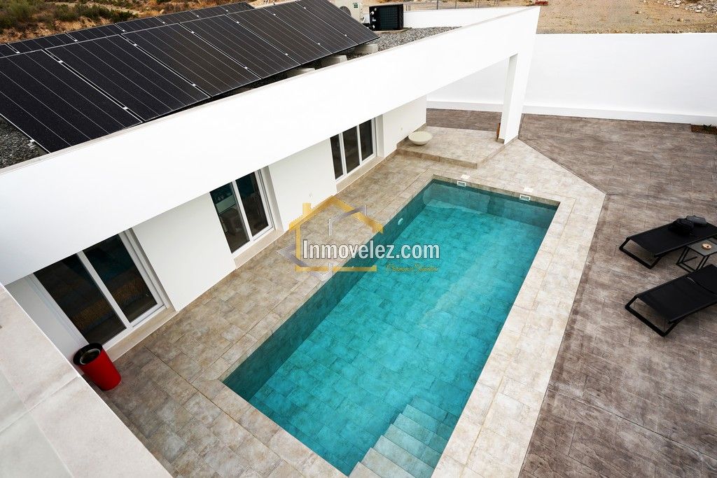 Chalet en Vélez de Benaudalla (Ref.:0456)
