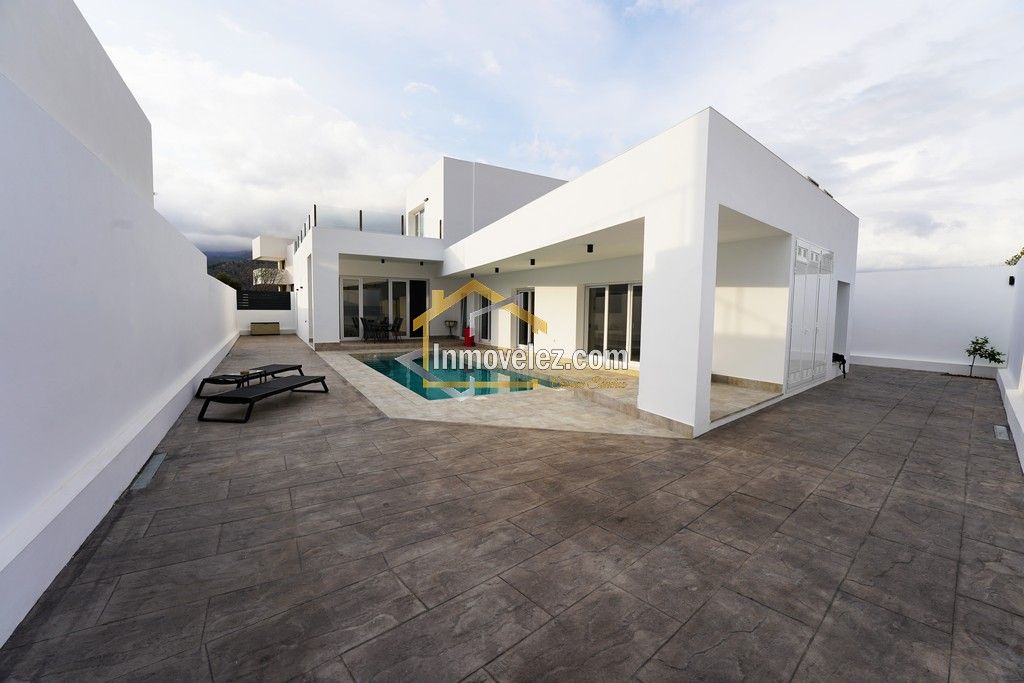 Chalet en Vélez de Benaudalla (Ref.:0456)
