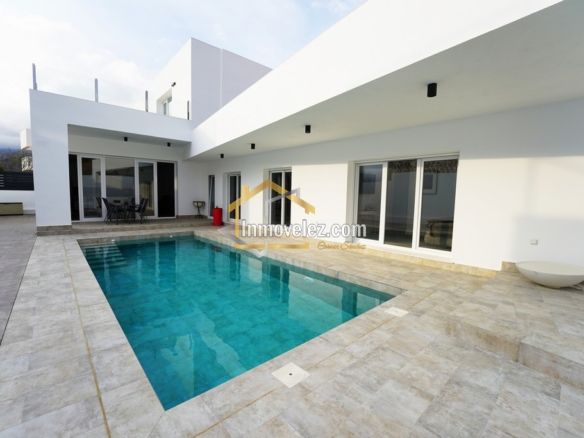 Chalet en Vélez de Benaudalla (Ref.:0456)