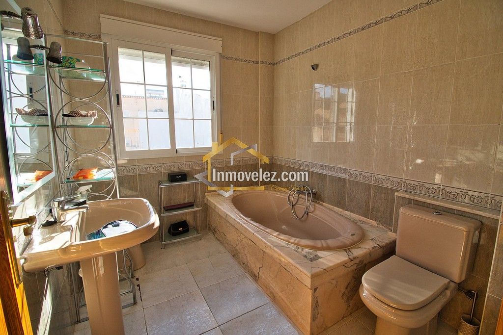 Casa en Vélez de Benaudalla (Ref.:0470)