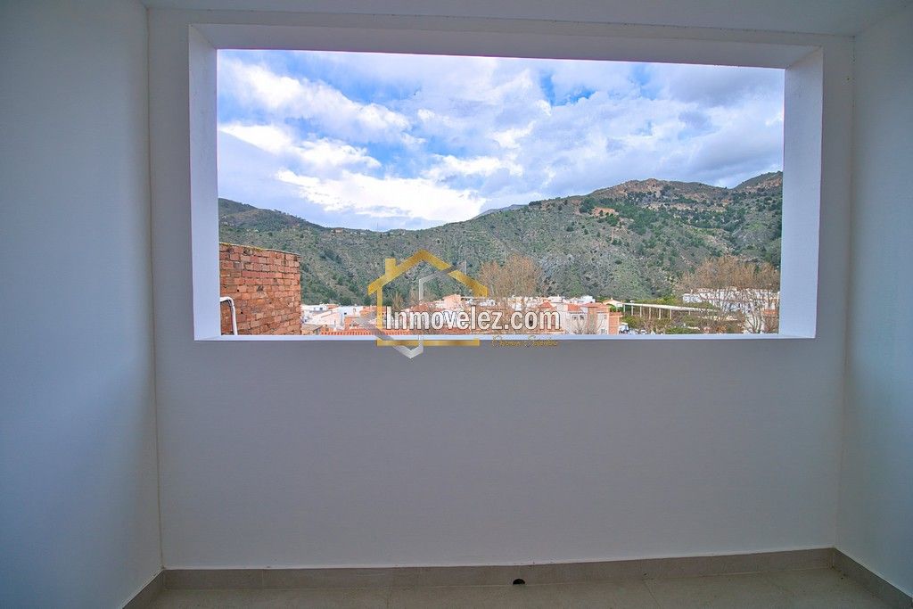 Casa en Vélez de Benaudalla (Ref.:0473)