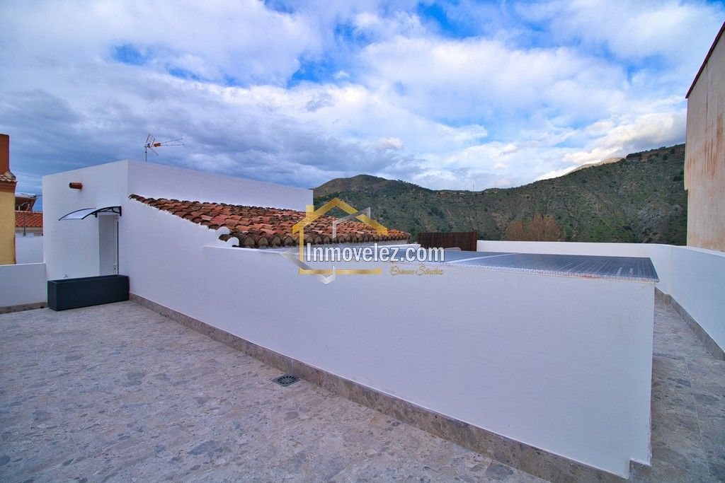 Casa en Vélez de Benaudalla (Ref.:0473)