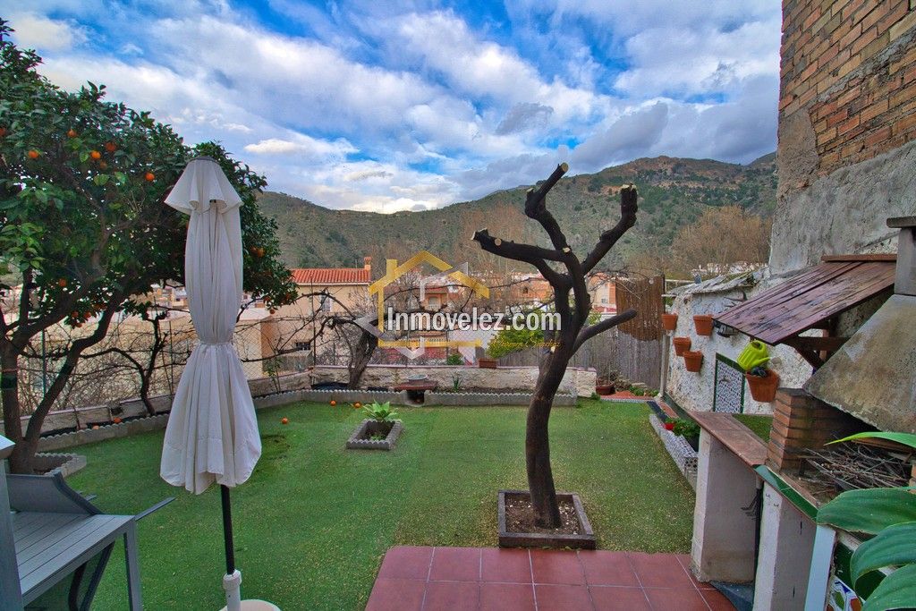 Casa en Vélez de Benaudalla (Ref.:0473)
