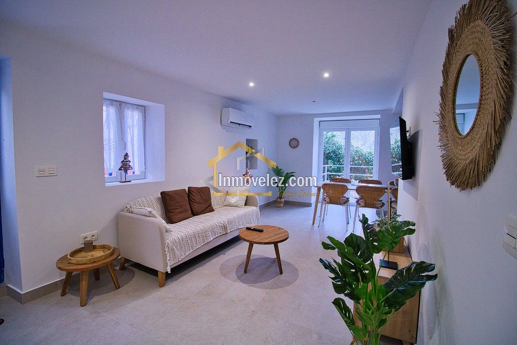 Casa en Vélez de Benaudalla (Ref.:0473)