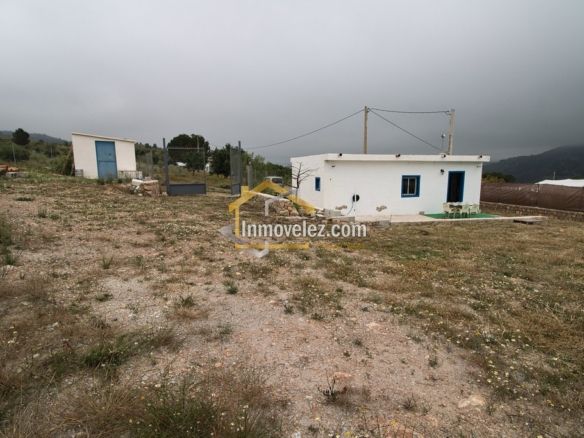 Cortijo en Vélez de Benaudalla (Ref.:0478)