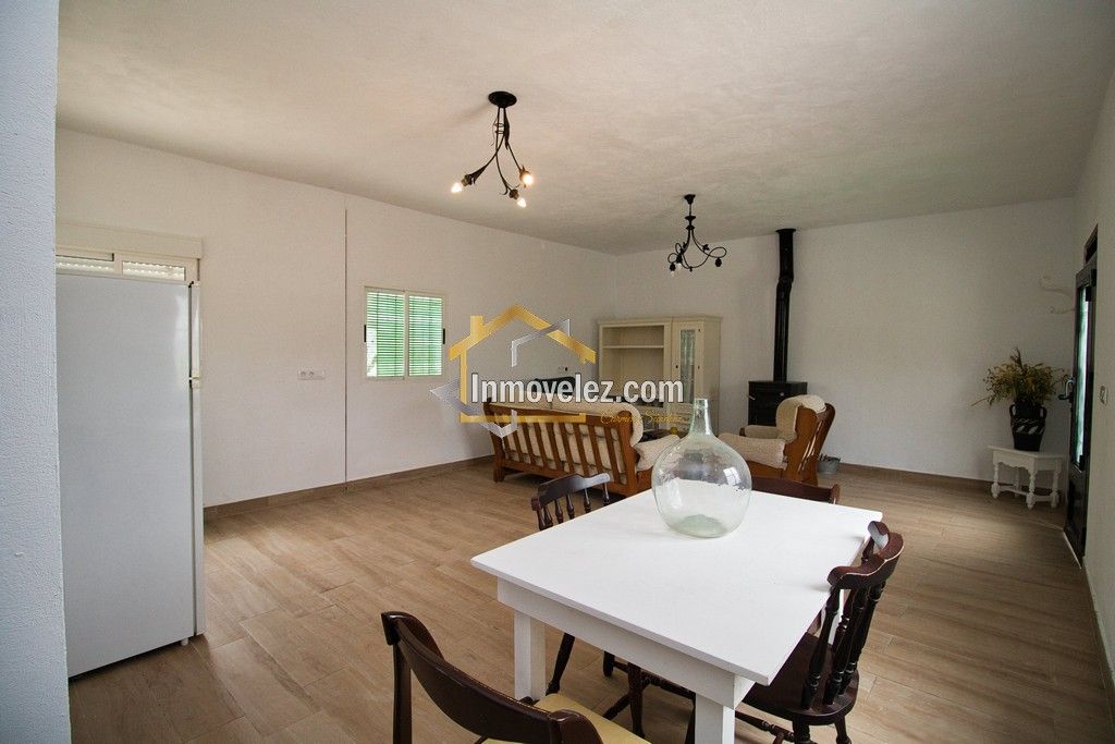 Cortijo en Vélez de Benaudalla (Ref.:0478)