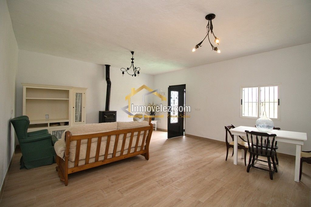 Cortijo en Vélez de Benaudalla (Ref.:0478)