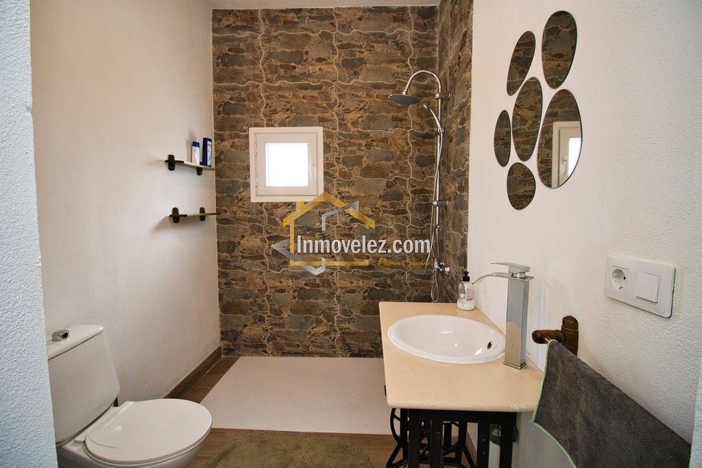Cortijo en Vélez de Benaudalla (Ref.:0478)