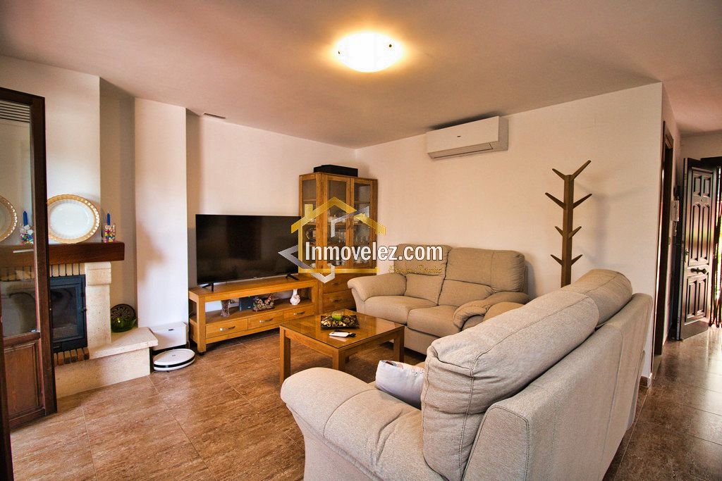 Casa en Vélez de Benaudalla (Ref.:0482)