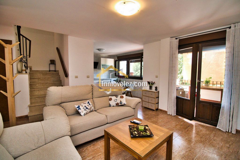 Casa en Vélez de Benaudalla (Ref.:0482)