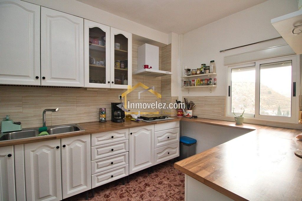 Casa en Izbor (Ref.:0487)