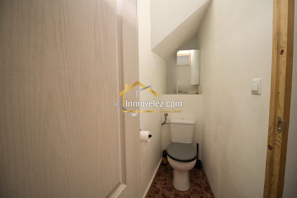 Casa en Izbor (Ref.:0487)