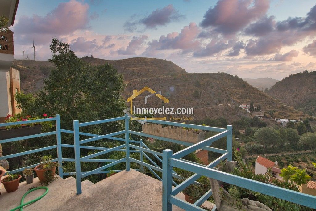 Casa en Izbor (Ref.:0487)
