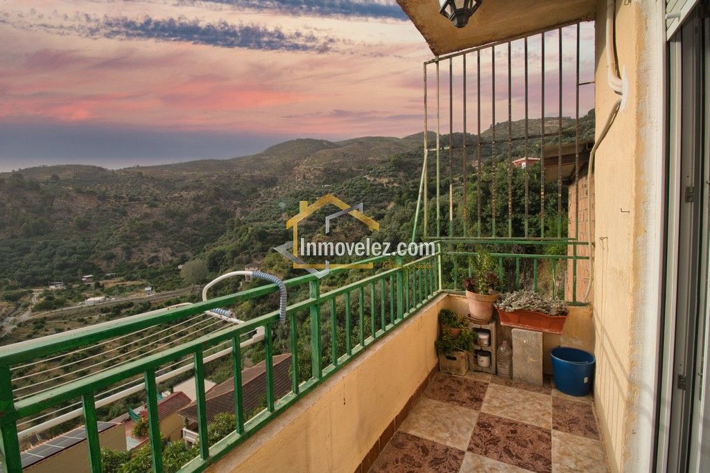 Casa en Izbor (Ref.:0487)