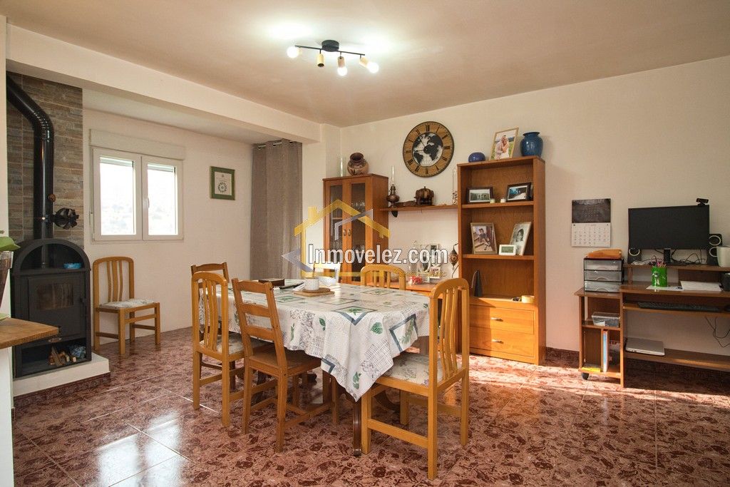 Casa en Izbor (Ref.:0487)
