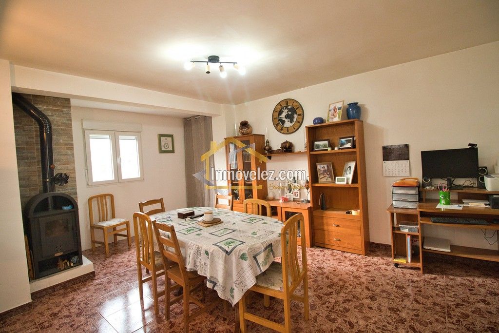 Casa en Izbor (Ref.:0487)