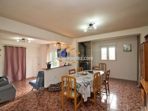 Casa en Izbor (Ref.:0487)