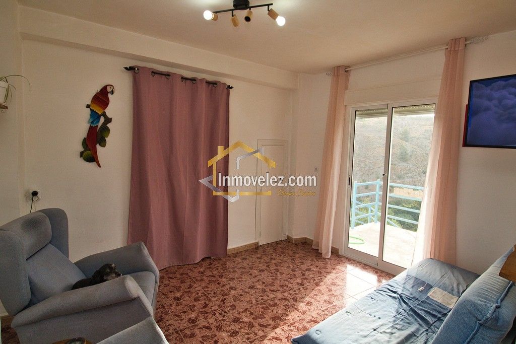 Casa en Izbor (Ref.:0487)