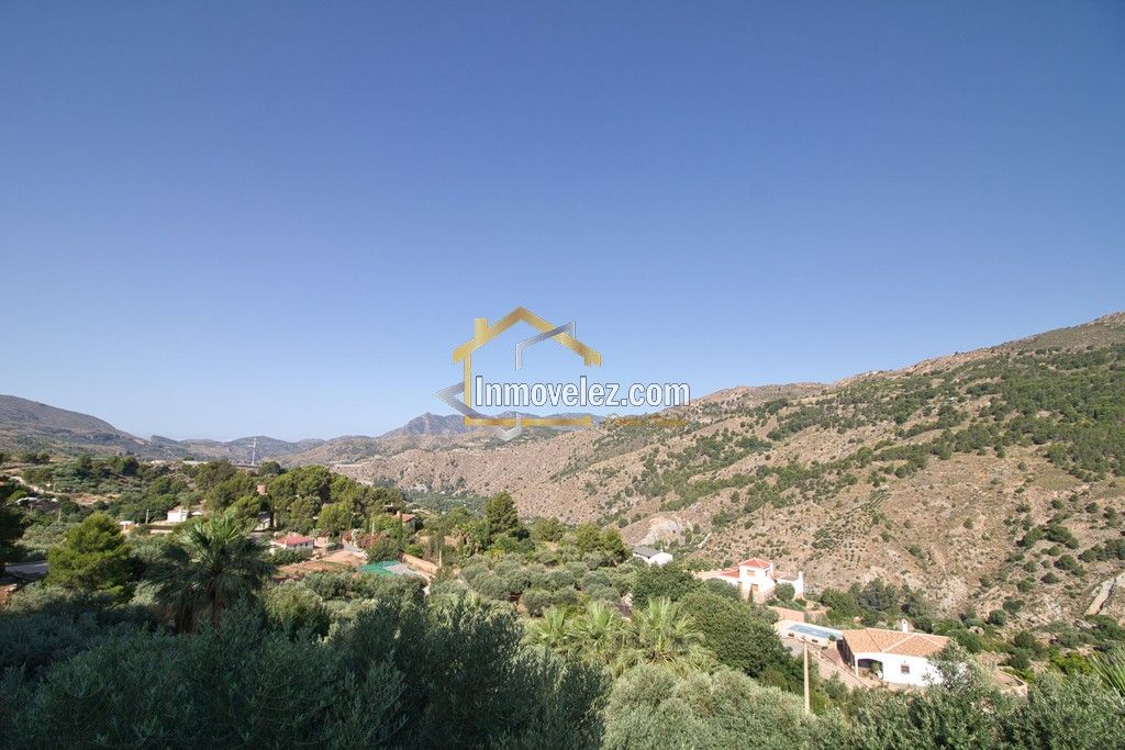 Cortijo rural en Vélez de Benaudalla (Ref.:0147)