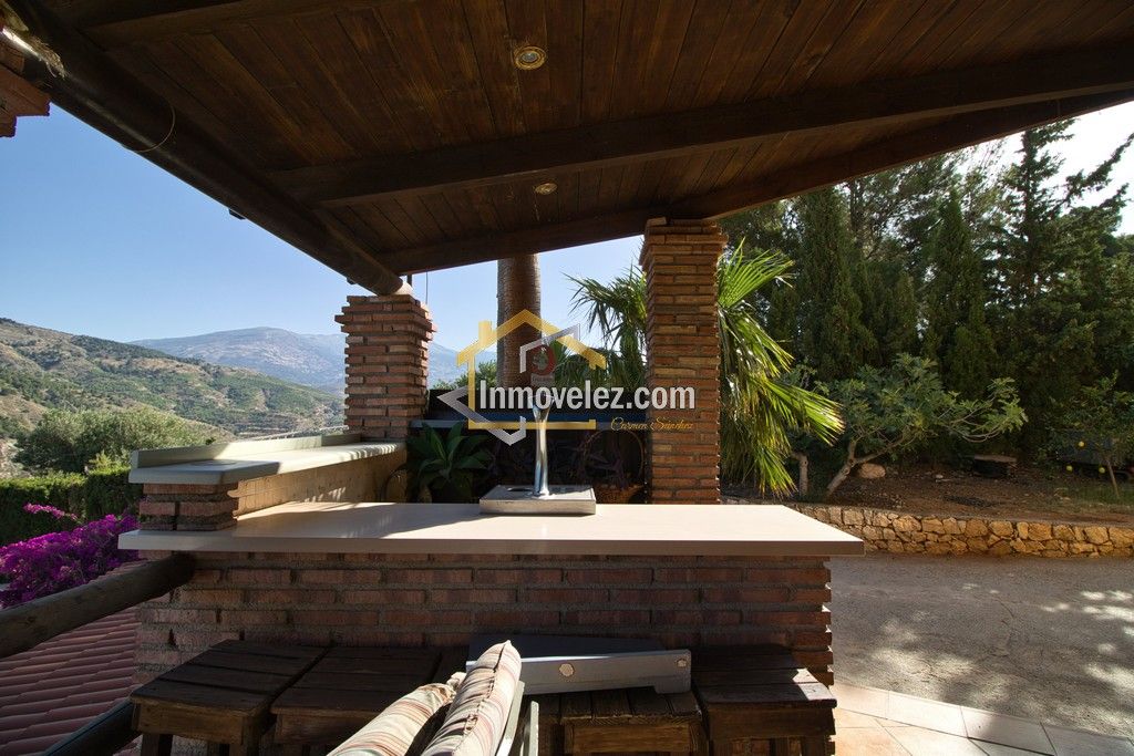 Cortijo rural en Vélez de Benaudalla (Ref.:0147)