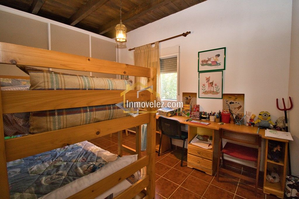 Cortijo rural en Vélez de Benaudalla (Ref.:0147)