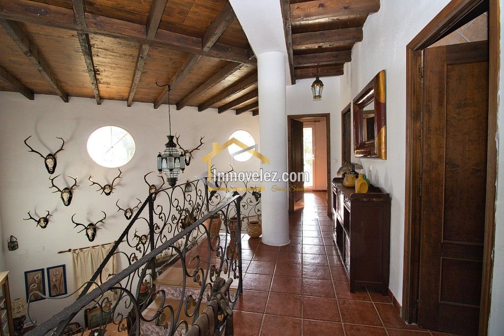Cortijo rural en Vélez de Benaudalla (Ref.:0147)