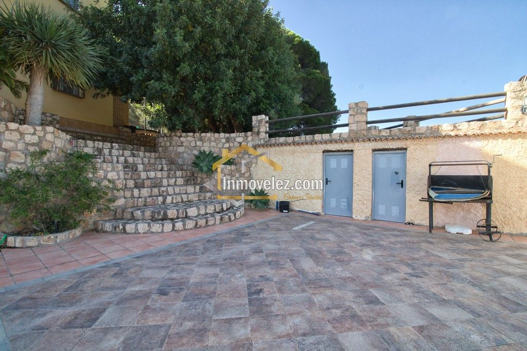 Cortijo rural en Vélez de Benaudalla (Ref.:0147)