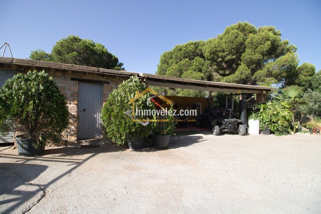 Cortijo rural en Vélez de Benaudalla (Ref.:0147)