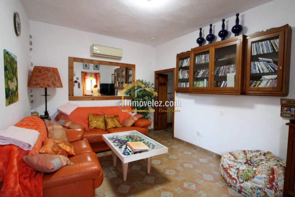 Casa de campo en Vélez de Benaudalla (Ref.:0444)