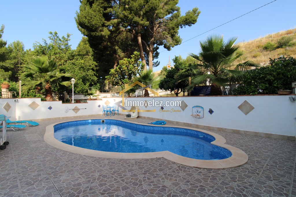 Casa de campo en Vélez de Benaudalla (Ref.:0444)