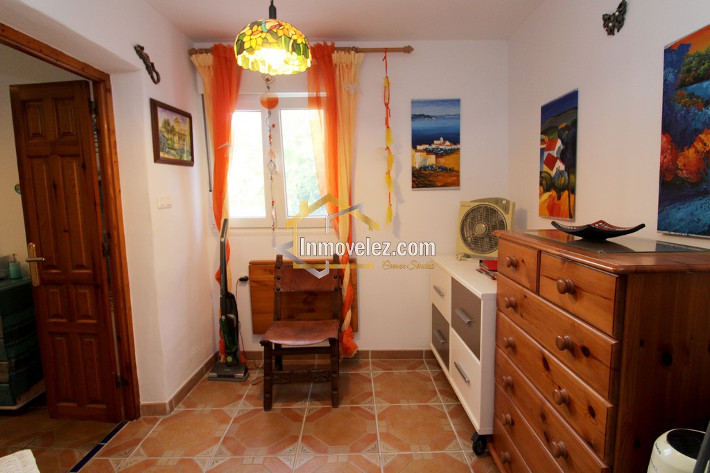 Casa de campo en Vélez de Benaudalla (Ref.:0444)
