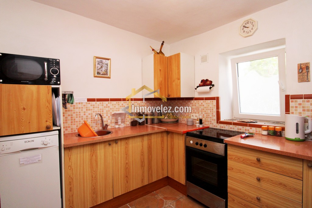 Casa de campo en Vélez de Benaudalla (Ref.:0444)