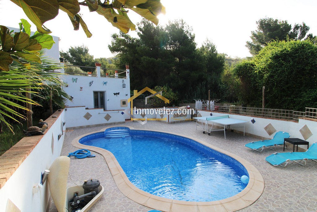 Casa de campo en Vélez de Benaudalla (Ref.:0444)