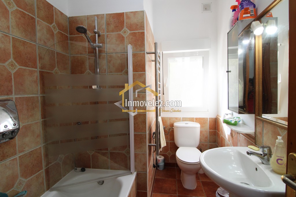 Casa de campo en Vélez de Benaudalla (Ref.:0444)