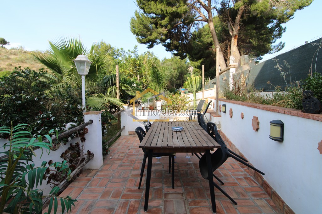 Casa de campo en Vélez de Benaudalla (Ref.:0444)