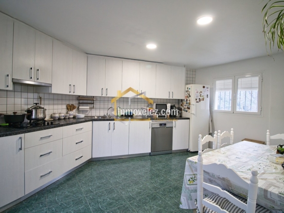 Casa en Vélez de Benaudalla (Ref.:0472)