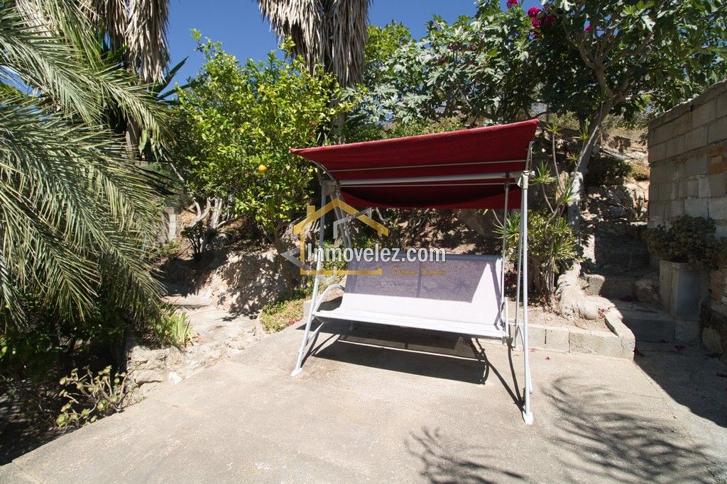 Cortijo en Vélez de Benaudalla (Ref.:0485)