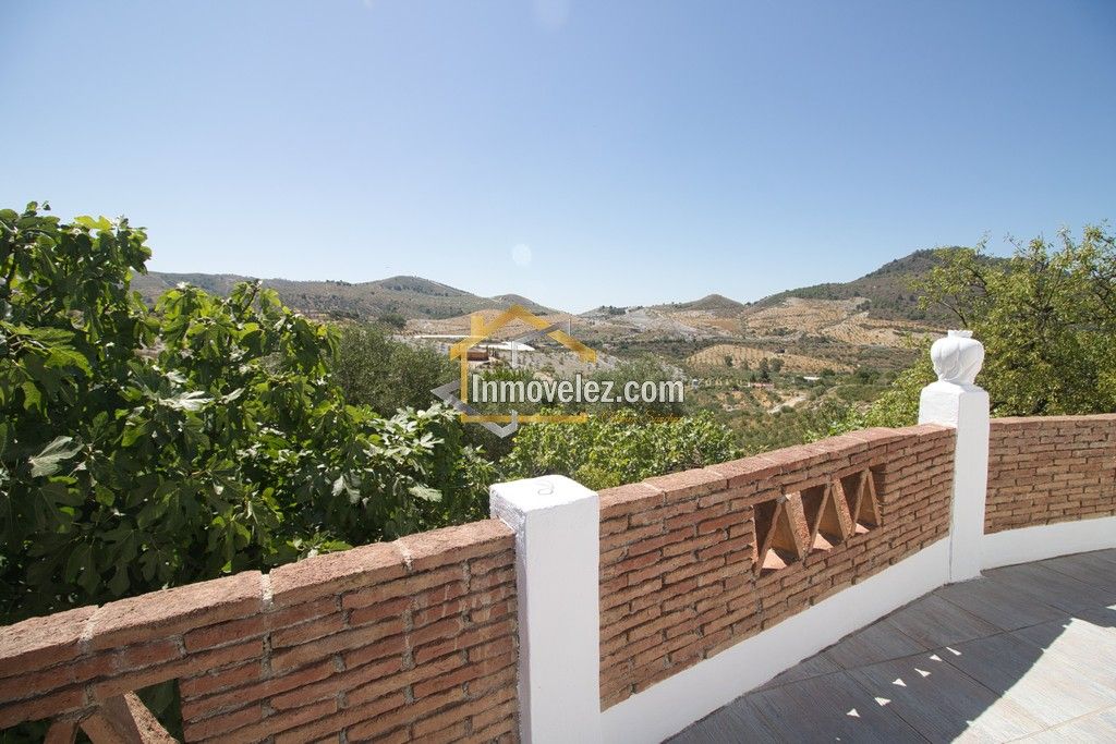 Cortijo en Vélez de Benaudalla (Ref.:0485)