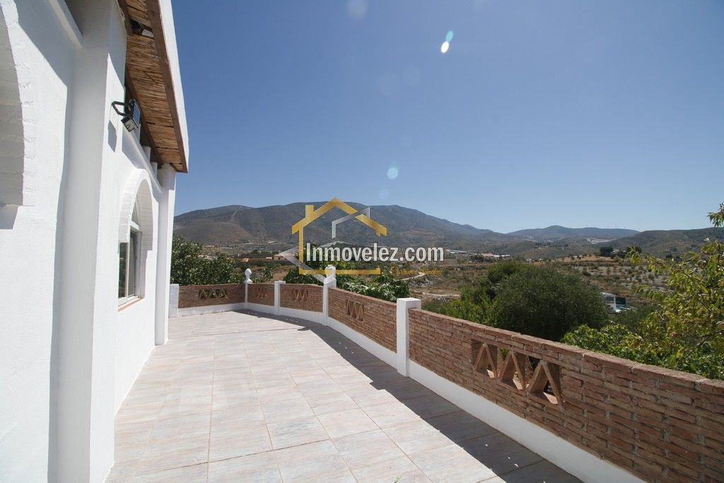 Cortijo en Vélez de Benaudalla (Ref.:0485)
