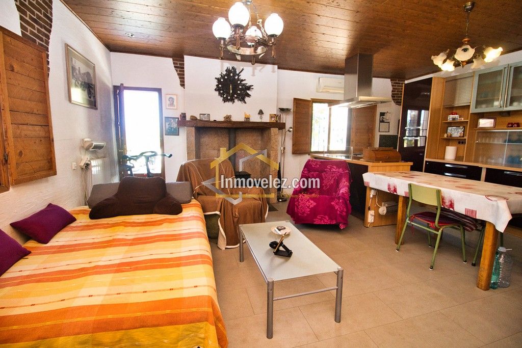 Cortijo en Vélez de Benaudalla (Ref.:0485)