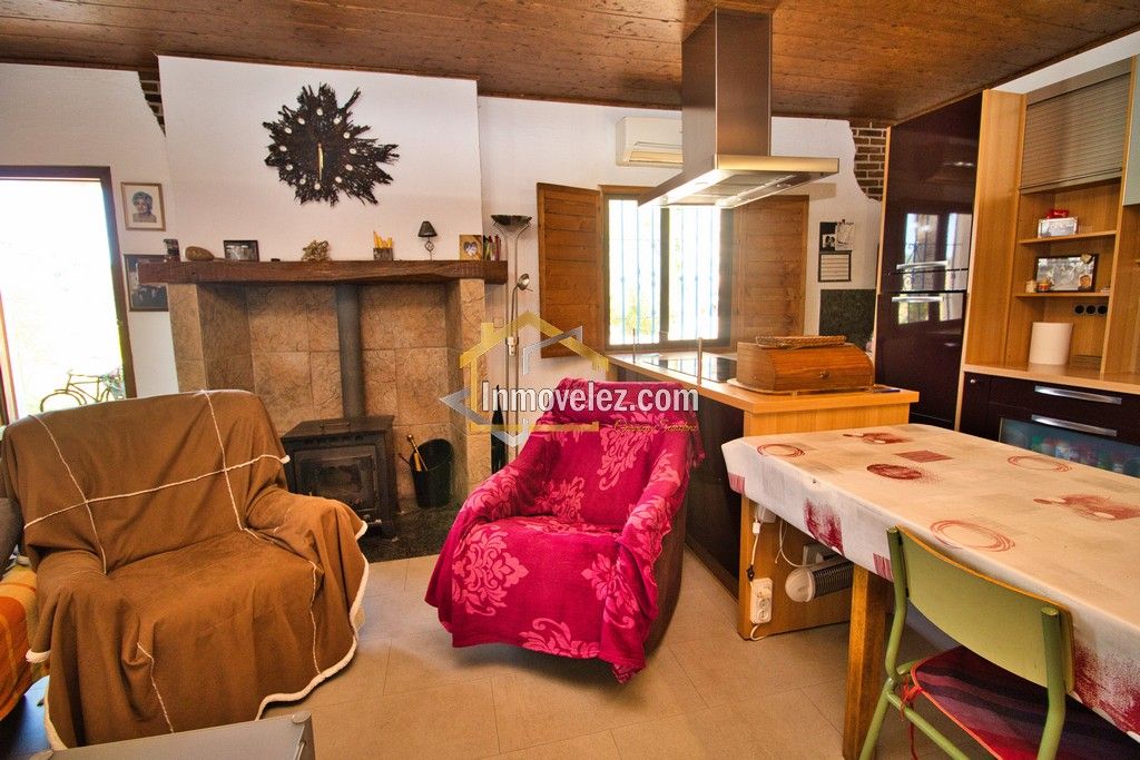 Cortijo en Vélez de Benaudalla (Ref.:0485)