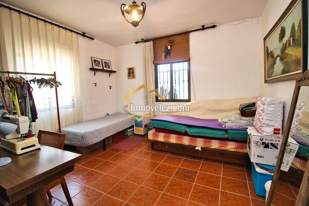 Cortijo en Vélez de Benaudalla (Ref.:0485)