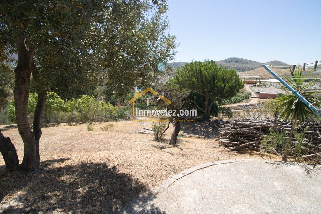 Cortijo en Vélez de Benaudalla (Ref.:0485)