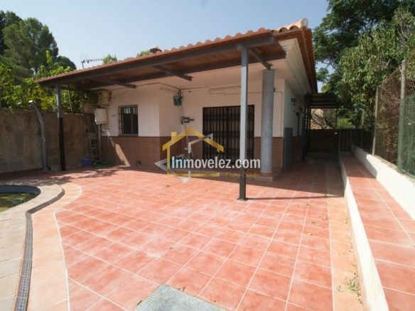 Cortijo en Vélez de Benaudalla (Ref.:0490)
